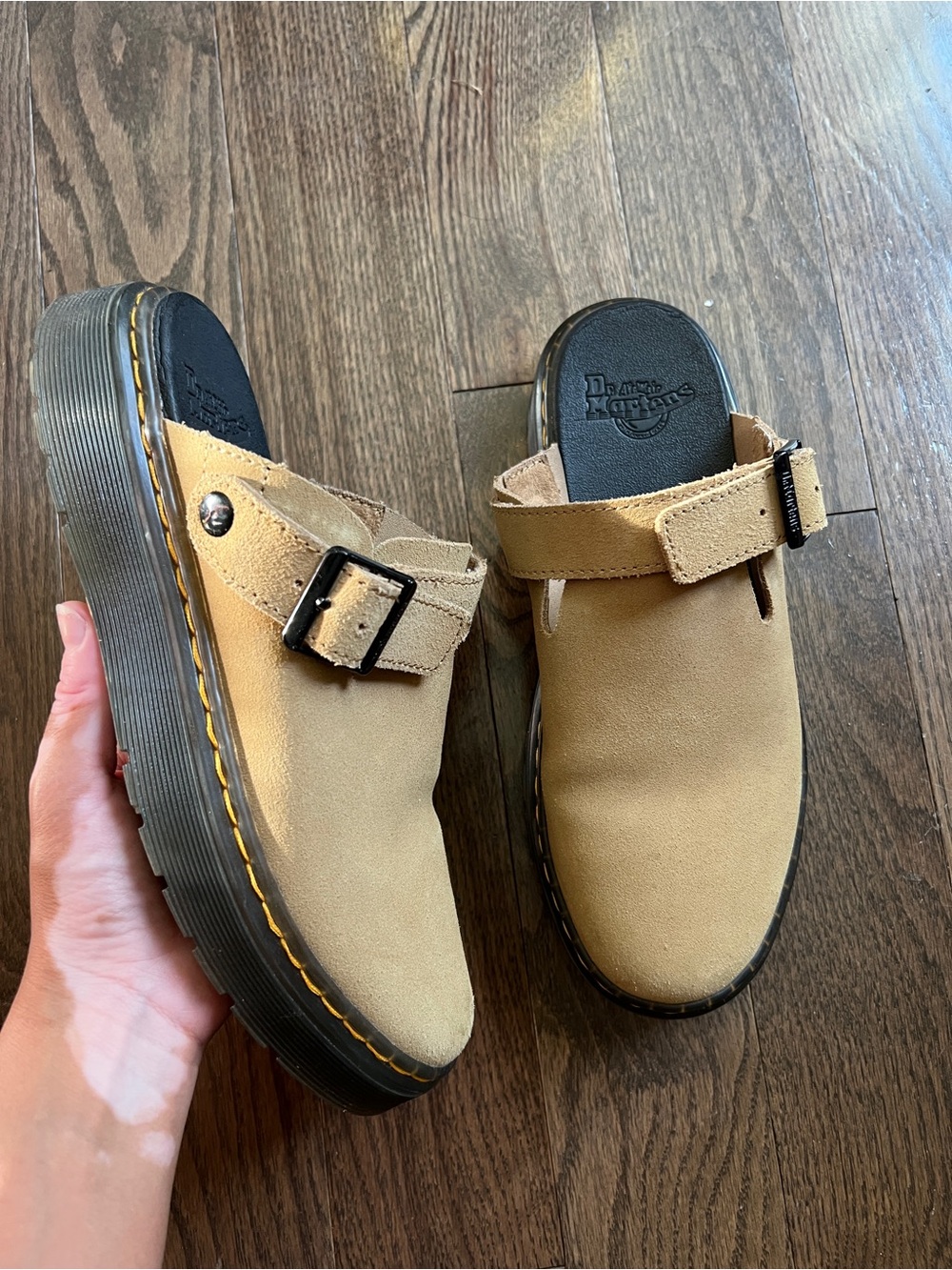 Dr. Martens Carlson Tan Suede Mule Clogs women’s size 8